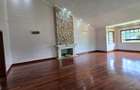 4 Bed House with En Suite at Mimosas Drive - 15