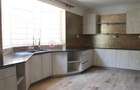 5 Bed House with En Suite at Rosslyn - 15