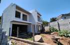 4 Bed Townhouse with En Suite at Lakers Road - 5