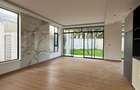 5 Bed Townhouse with En Suite in Lavington - 3
