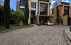 5 Bed Townhouse with En Suite in Lavington - 10