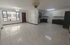 4 Bed Apartment with En Suite in Parklands - 18