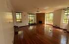 5 Bed Townhouse with En Suite in Lavington - 2
