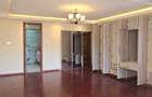 5 Bed Townhouse with En Suite in Lavington - 11