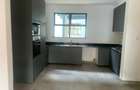 4 Bed Apartment with En Suite in Rosslyn - 10