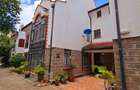 5 Bed Townhouse with En Suite at Lavington Road - 1