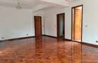 6 Bed Townhouse with En Suite at Lavington - 15