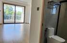 Serviced 3 Bed Apartment with En Suite at River - 14