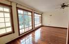 4 Bed Townhouse with En Suite in Kyuna - 11
