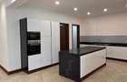 4 Bed Apartment with En Suite at City Drive - 5