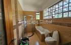 5 Bed House with En Suite in Nyari - 11