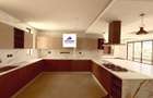 3 Bed Apartment with En Suite in Riverside - 5