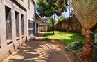 5 Bed Townhouse with En Suite at Lavington - 16