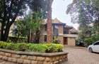 6 Bed Townhouse with En Suite at Lavington Green - 4
