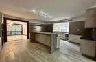 5 Bed Villa with En Suite at Lonetree - 6