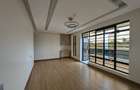 5 Bed House with En Suite in Kamakis - 11