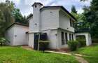 4 Bed House with En Suite in Hill View - 1