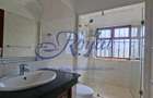 5 Bed House with En Suite in Runda - 7