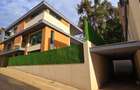 5 Bed House with En Suite at Lavington Convent Drive - 5