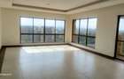 3 Bed Apartment with En Suite at Parklands - 25