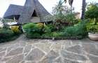 5 Bed Villa with En Suite at Beach Road - 9