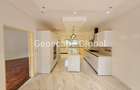 4 Bed House with En Suite in Lavington - 10