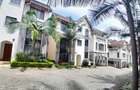 5 Bed Townhouse with En Suite at Lavington Green - 1