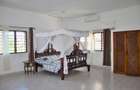 5 Bed Villa with En Suite in Watamu - 16