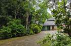 4 Bed House with En Suite in Lavington - 5