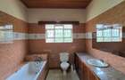 6 Bed House with En Suite in Nyari - 15