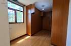 4 Bed Apartment with En Suite at Riverside Drive - 15