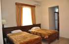 Furnished 2 Bed Apartment with En Suite at Links Road - 5