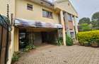 5 Bed House with En Suite in Lavington - 3