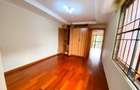 5 Bed Townhouse with En Suite in Lavington - 8