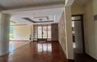 5 Bed Townhouse with En Suite in Lavington - 7