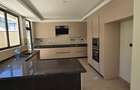 5 Bed Townhouse with En Suite at Lavington Green - 10