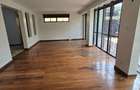 5 Bed Townhouse with En Suite at Off Convent Drive - 16