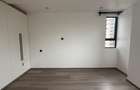 Studio Apartment with En Suite in Valley Arcade - 10