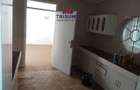 4 Bed Apartment with En Suite in Riverside - 10