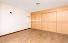 4 Bed Apartment with En Suite in Westlands Area - 14