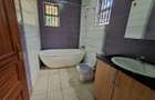 4 Bed House with En Suite in Westlands Area - 13