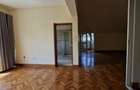 5 Bed Townhouse with En Suite at Spring Valley - 3