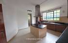 4 Bed House with Swimming Pool in Garden Estate - 3
