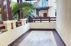 5 Bed Townhouse with En Suite in Lavington - 3