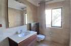 5 Bed Townhouse with En Suite at Lavington - 11