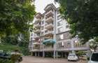 3 Bed Apartment with En Suite in Lavington - 1