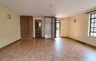 5 Bed Townhouse with En Suite in Kyuna - 10