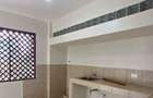 3 Bed Apartment with En Suite at Parklands - 10