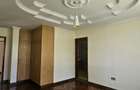 6 Bed House with En Suite in Runda - 17