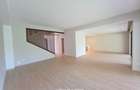 5 Bed Townhouse with Garden in Kyuna - 4